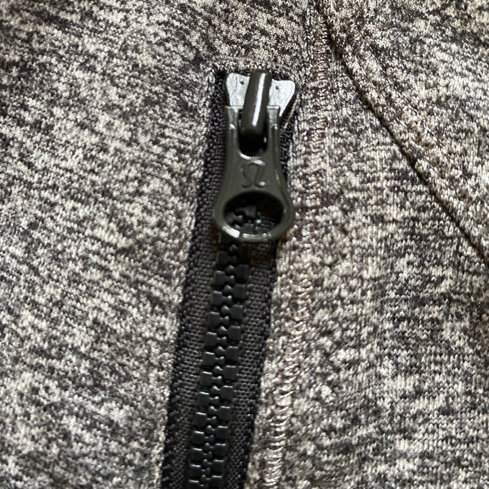 Lululemon Ladies Lightweight Jacket - image 8